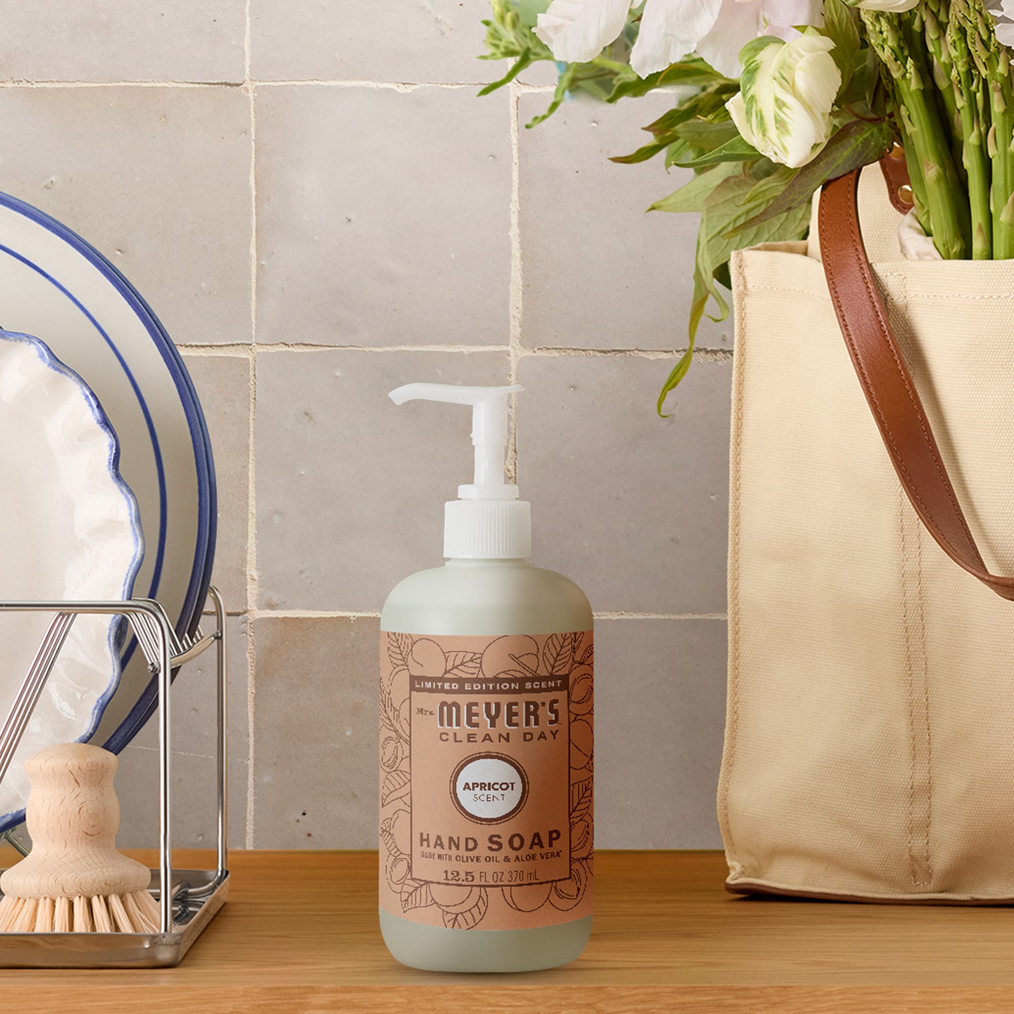 Apricot Liquid Hand Soap - Image 6