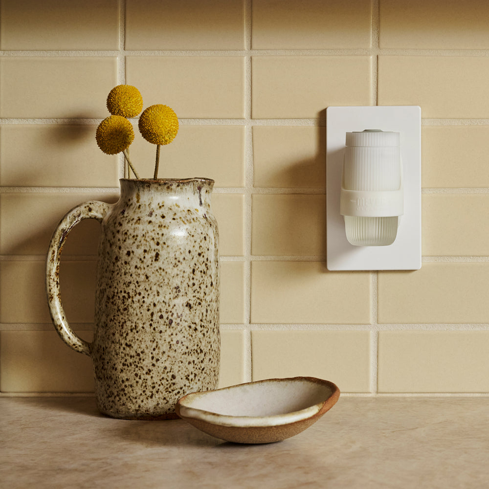 Dandelion Plug In Scented Oil Warmer With Refill - Image 9